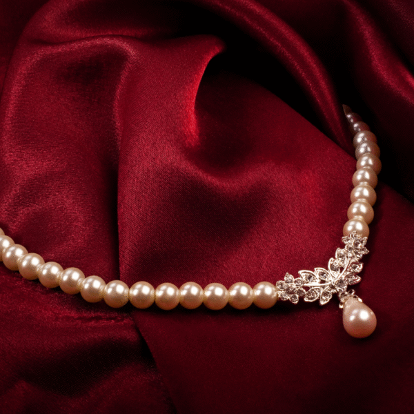 Women's Necklaces / Chains option 2